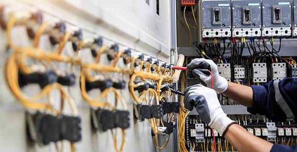 Professional Electrician technician working in Coleytown, CT